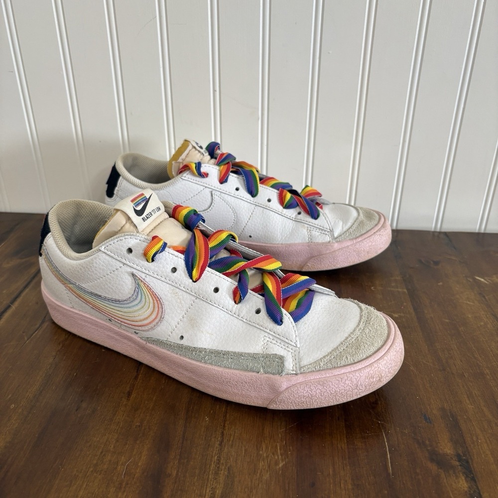 Nike Blazer Low '77 Be True Shoes Men's 9 White Rainbow LGBTQ Pride DD3034-100 - Picture 2 of 9